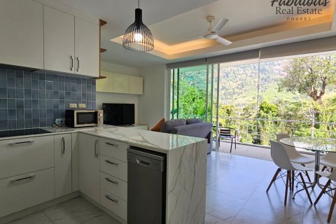Condo in Kamala, Thailand, 1 bedroom  № 179216 - photo 12
