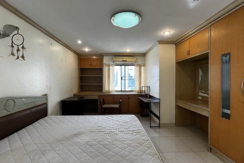 Condo in Khlong Toei, Bangkok, Thailand, 3 bedrooms № 201272 - photo 4