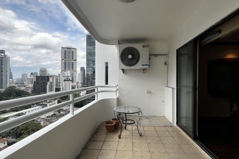 Condo in Khlong Toei, Bangkok, Thailand, 3 bedrooms № 201272 - photo 7