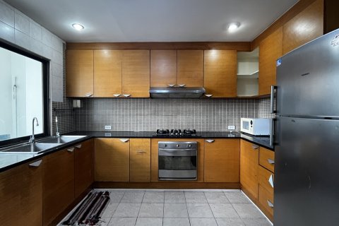 Condo in Khlong Toei, Bangkok, Thailand, 3 bedrooms № 201272 - photo 8