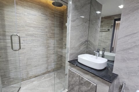 Condo in Bang Rak, Bangkok, Thailand, 2 bedrooms № 201270 - photo 9
