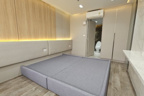 Condo in Bang Rak, Bangkok, Thailand, 2 bedrooms № 201270 - photo 10