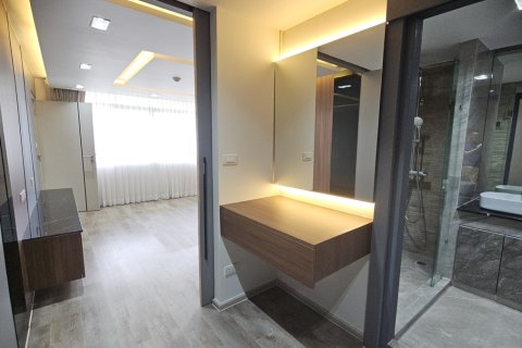 Condo in Bang Rak, Bangkok, Thailand, 2 bedrooms № 201270 - photo 16
