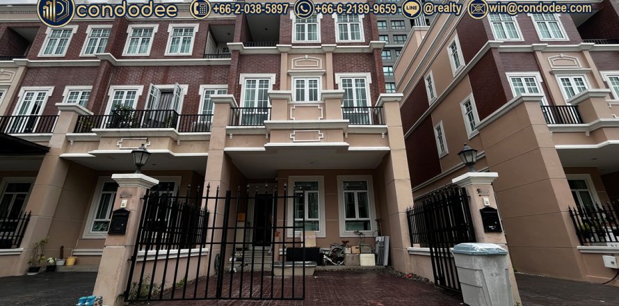 Townhouse in Watthana, Bangkok, Thailand 4 bedrooms № 201271