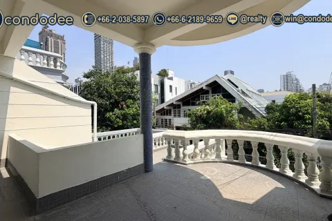 Townhouse in Watthana, Bangkok, Thailand 4 bedrooms № 201355 - photo 2