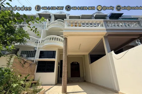 Townhouse in Watthana, Bangkok, Thailand 4 bedrooms № 201355