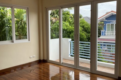House in Bueng Kum, Bangkok, Thailand 3 bedrooms № 140598 - photo 11