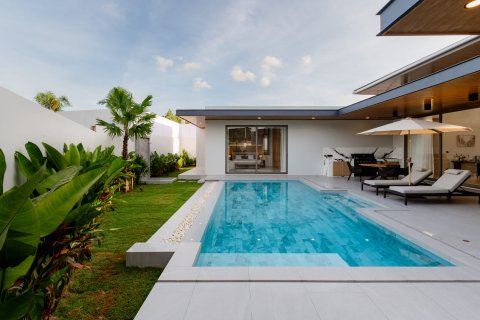 Villa in Hua Hin, Thailand 4 bedrooms № 165489 - photo 2