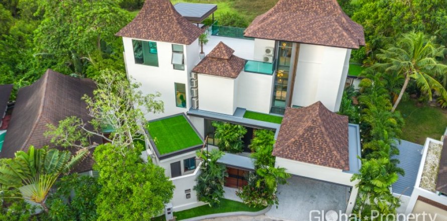 House in Pattaya, Thailand 6 bedrooms № 200264