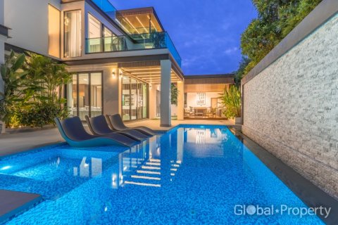 House in Pattaya, Thailand 6 bedrooms № 200264 - photo 12