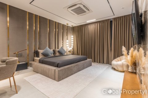 House in Pattaya, Thailand 6 bedrooms № 200264 - photo 22