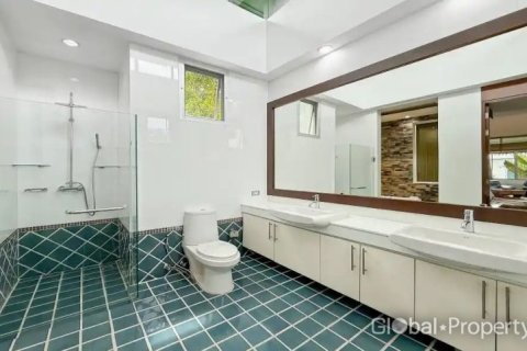 House in Pattaya, Thailand 4 bedrooms № 200265 - photo 30