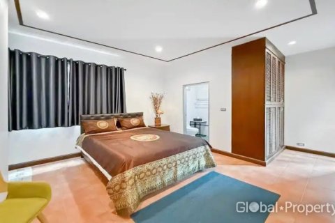 House in Pattaya, Thailand 4 bedrooms № 200265 - photo 15