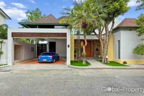 House in Pattaya, Thailand 4 bedrooms № 200265