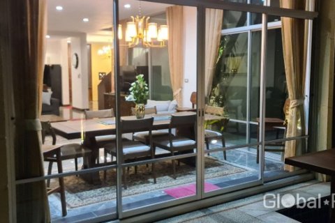 House in Pattaya, Thailand 4 bedrooms № 200265 - photo 25