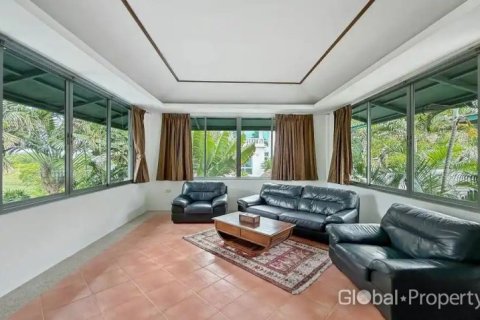 House in Pattaya, Thailand 4 bedrooms № 200265 - photo 17