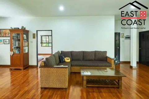 Casa de 3 dormitorios en Pattaya, Tailandia № 213646 - foto 5