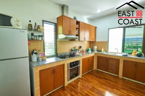 Casa de 3 dormitorios en Pattaya, Tailandia № 213646 - foto 13