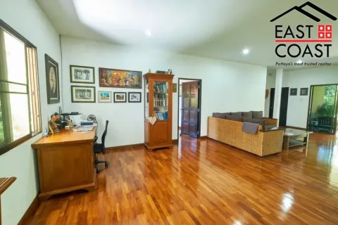 Casa de 3 dormitorios en Pattaya, Tailandia № 213646 - foto 8