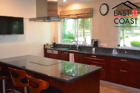 Condominio de 4 dormitorios en Pattaya, Tailandia № 213642 - foto 10