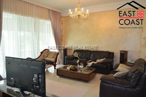 Condominio de 4 dormitorios en Pattaya, Tailandia № 213642 - foto 2