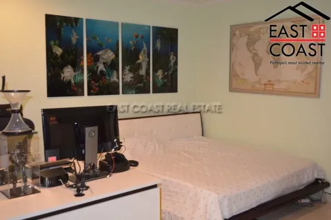 Condominio de 4 dormitorios en Pattaya, Tailandia № 213642 - foto 16