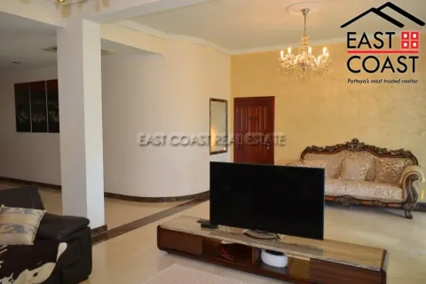 Condominio de 4 dormitorios en Pattaya, Tailandia № 213642 - foto 3