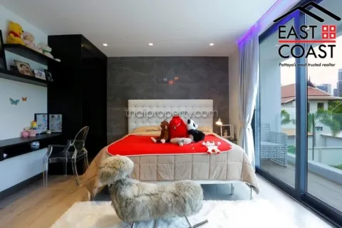 Casa de 6 dormitorios en Pattaya, Tailandia № 213644 - foto 9