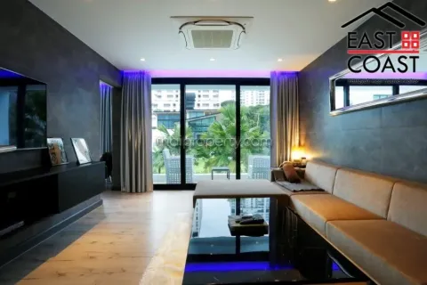 Casa de 6 dormitorios en Pattaya, Tailandia № 213644 - foto 14