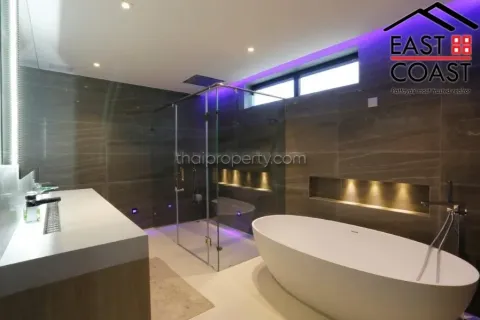 Casa de 6 dormitorios en Pattaya, Tailandia № 213644 - foto 17