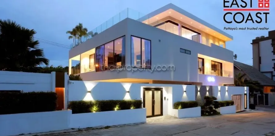 Casa de 6 dormitorios en Pattaya, Tailandia № 213644