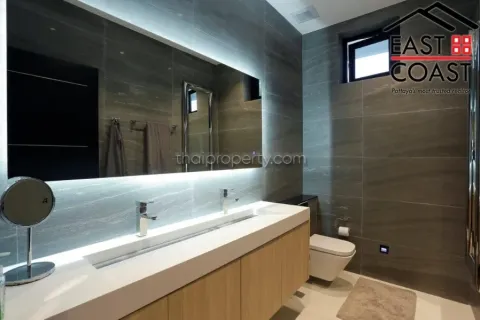 Casa de 6 dormitorios en Pattaya, Tailandia № 213644 - foto 30