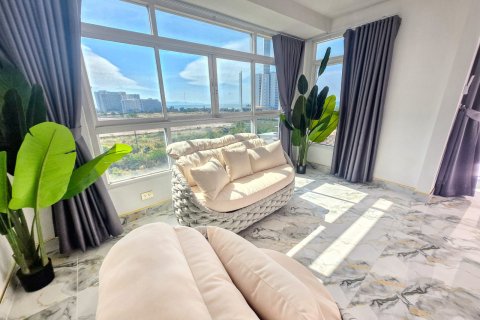 Condo in Pattaya, Thailand, 3 bedrooms  № 170315 - photo 10