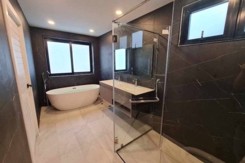 Villa in Pattaya, Thailand 4 bedrooms № 152340 - photo 5
