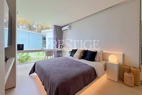 Condo in Pattaya, Thailand, 2 bedrooms № 197868 - photo 18