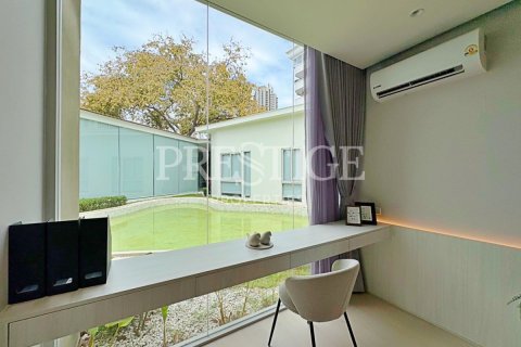 Condo in Pattaya, Thailand, 2 bedrooms № 197868 - photo 25