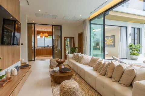 Villa in Phuket, Thailand 5 bedrooms № 169566 - photo 2