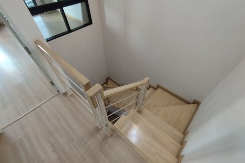 Дуплекс в Самутпракане, Таиланд с 4 спальнями  № 164535 - фото 2