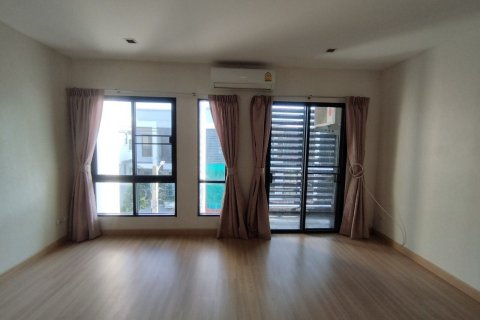 Дуплекс в Самутпракане, Таиланд с 4 спальнями  № 164535 - фото 11