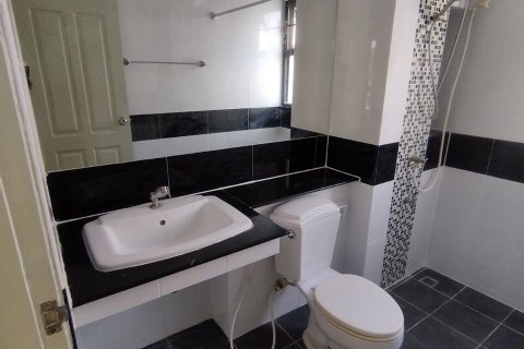 Дуплекс в Самутпракане, Таиланд с 4 спальнями  № 164535 - фото 10