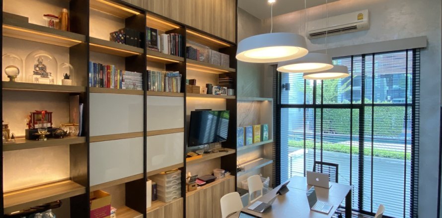 Townhouse à Yan Nawa, Bangkok, Thaïlande 3 chambres № 164537