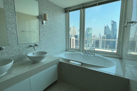 Penthouse in Khlong Toei, Bangkok, Thailand 4 bedrooms № 164536 - photo 15