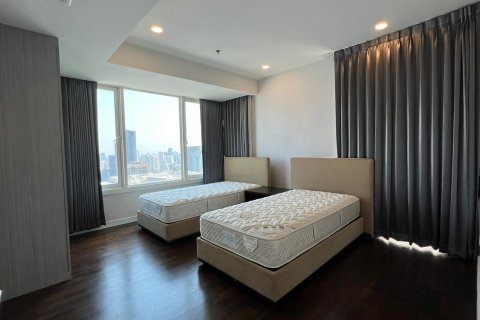 Penthouse in Khlong Toei, Bangkok, Thailand 4 bedrooms № 164536 - photo 11