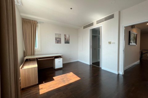 Penthouse in Khlong Toei, Bangkok, Thailand 4 bedrooms № 164536 - photo 13