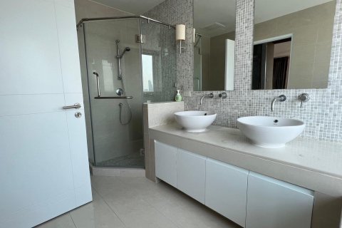 Penthouse in Khlong Toei, Bangkok, Thailand 4 bedrooms № 164536 - photo 14