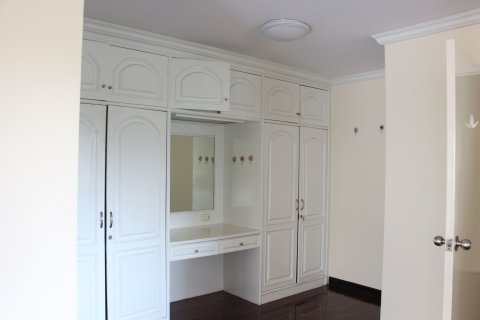 Condo à Khlong Toei, Bangkok, Thaïlande, 3 chambres  № 158646 - photo 11