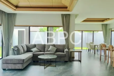 Casa de 3 dormitorios en Pattaya, Tailandia № 211808 - foto 3