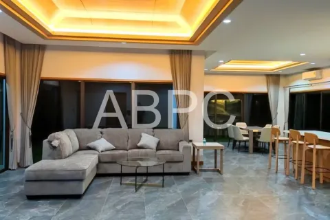 Casa de 3 dormitorios en Pattaya, Tailandia № 211808 - foto 4