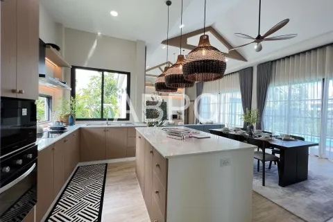 Casa de 3 dormitorios en Pattaya, Tailandia № 211807 - foto 6