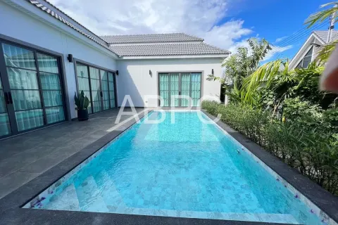 Casa de 3 dormitorios en Pattaya, Tailandia № 211807 - foto 3